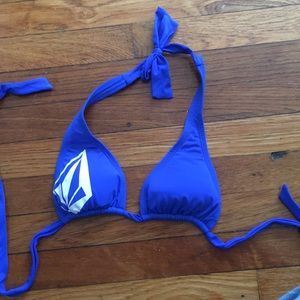 VOLCOM BATHING SUIT TOP